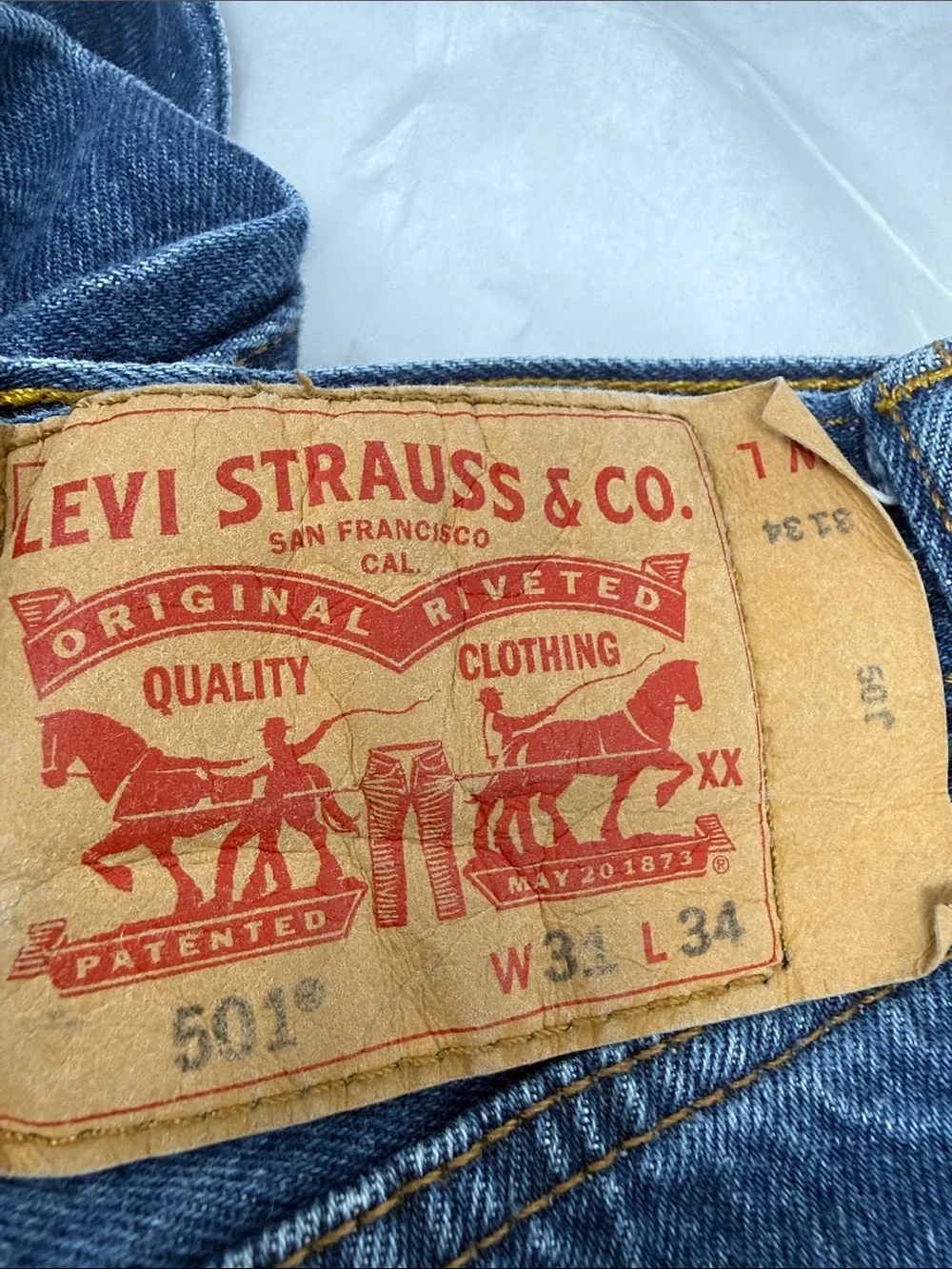 Levis timeless pair